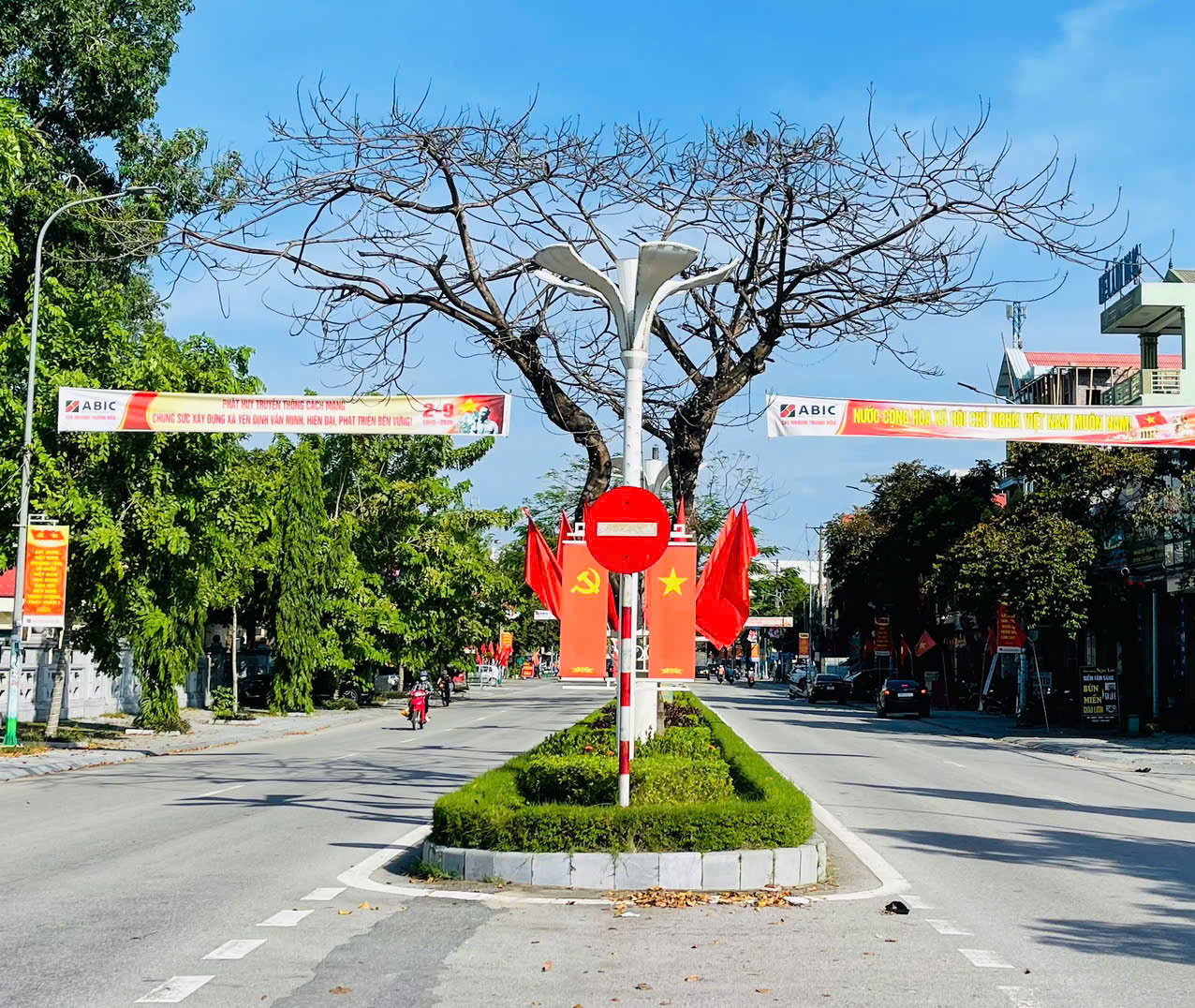 Anh-tin-bai